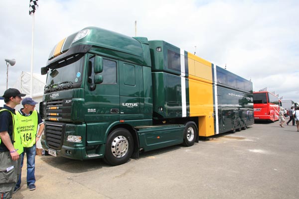 (01-4a) 10-07-02_0566 Lotus Seavice Truck(DAF XF 105).JPG